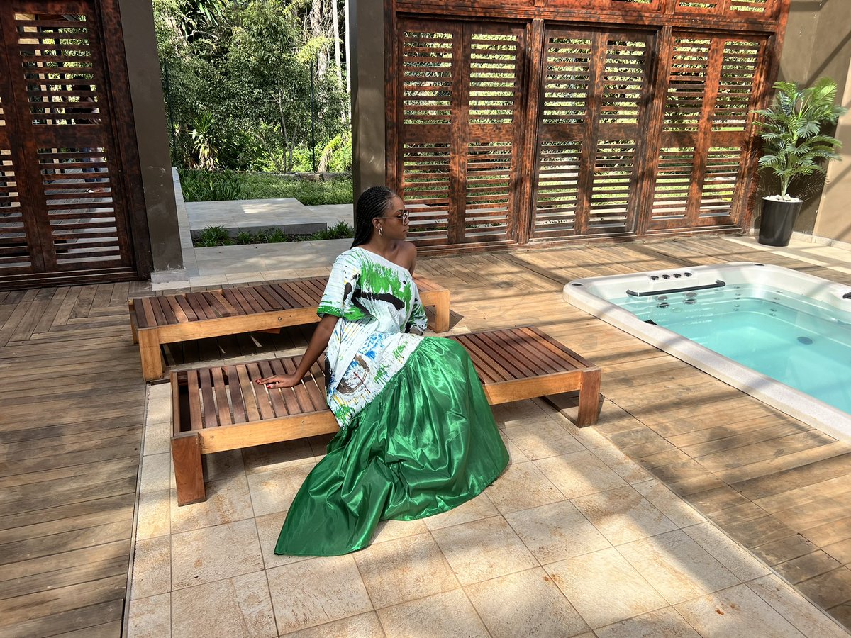 AbellGabrielle's tweet photo. J’ai eu le privilège durant ce long week-end de visiter l’hôtel TAGIDOR à Bangou 
Tout ce que je peux c’est qu’il est incroyablement magnifique 😍😍😍.
Les sites du pays qui donne du baume au cœur 💓 
#cameroun 
#tourisme https://t.co/vIfRjIeVJ2