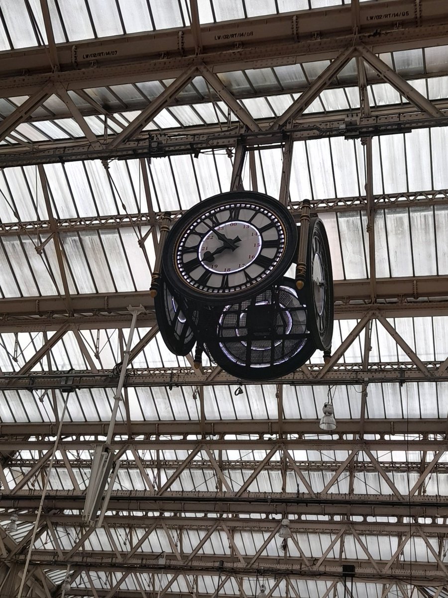 Ridiculously excited to discover the 0728 fast train from #waltononthames to <a href="/LondonWaterloo/">London Waterloo</a> 23 minutes! #TuesdayMotivaton <a href="/SW_Help/">SWR Help</a> <a href="/PRWotta/">WoTTA</a>