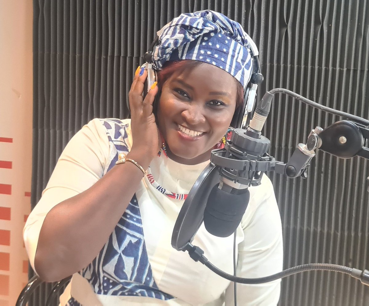 AnniePayep's tweet image. &quot;Le journalisme sous l&apos;emprise du numérique&quot;. C&apos;est la journée internationale de la liberté de la presse. S&apos;adapter c&apos;est survivre. Malgré les difficultés on résiste. 

On continue de se battre pour l&apos;accès à l&apos;information au plus grand nombre.✊🏿
#PressFreedom #3mai #Ellfm