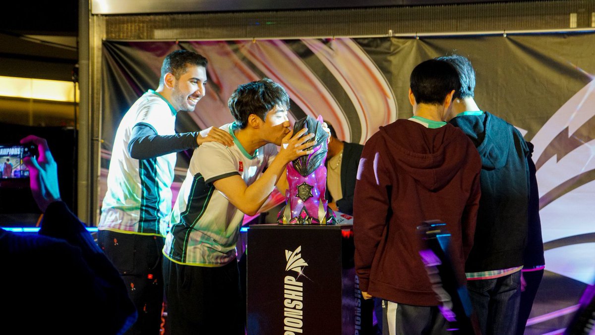 GosuHoonj's tweet photo. Best Team in NA!! All the hard work paid off. Big thanks to @immortals_gg and my teammates @IraqiZorro @wowgume @LebmontWR @charm_WR @Pyu_Pyu99 It was really great experience to play on the stage and meet many other players 😊 https://t.co/bHelWDoCdP
