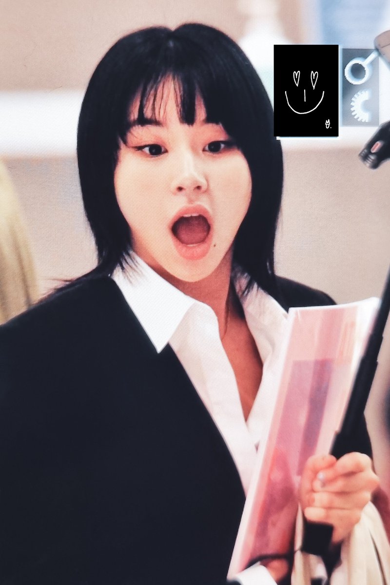 SnowBIossom_'s tweet photo. 220503 #채영🍓   

채영이가 축제다 축제🎆

#트와이스 #TWICE
#CHAEYOUNG https://t.co/ceuBCLJDas