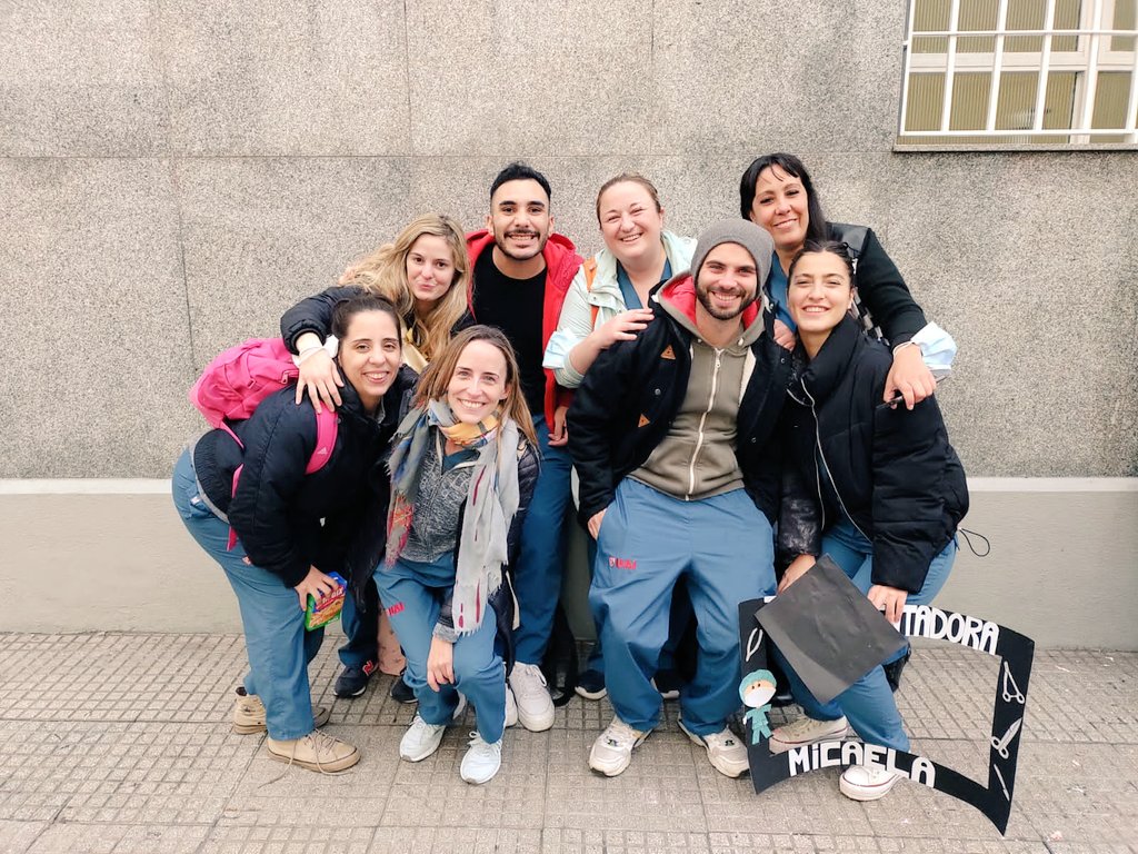 Alejandra_Berg's tweet photo. #Graduados
#UAI
#IQ https://t.co/EO74xLvns5