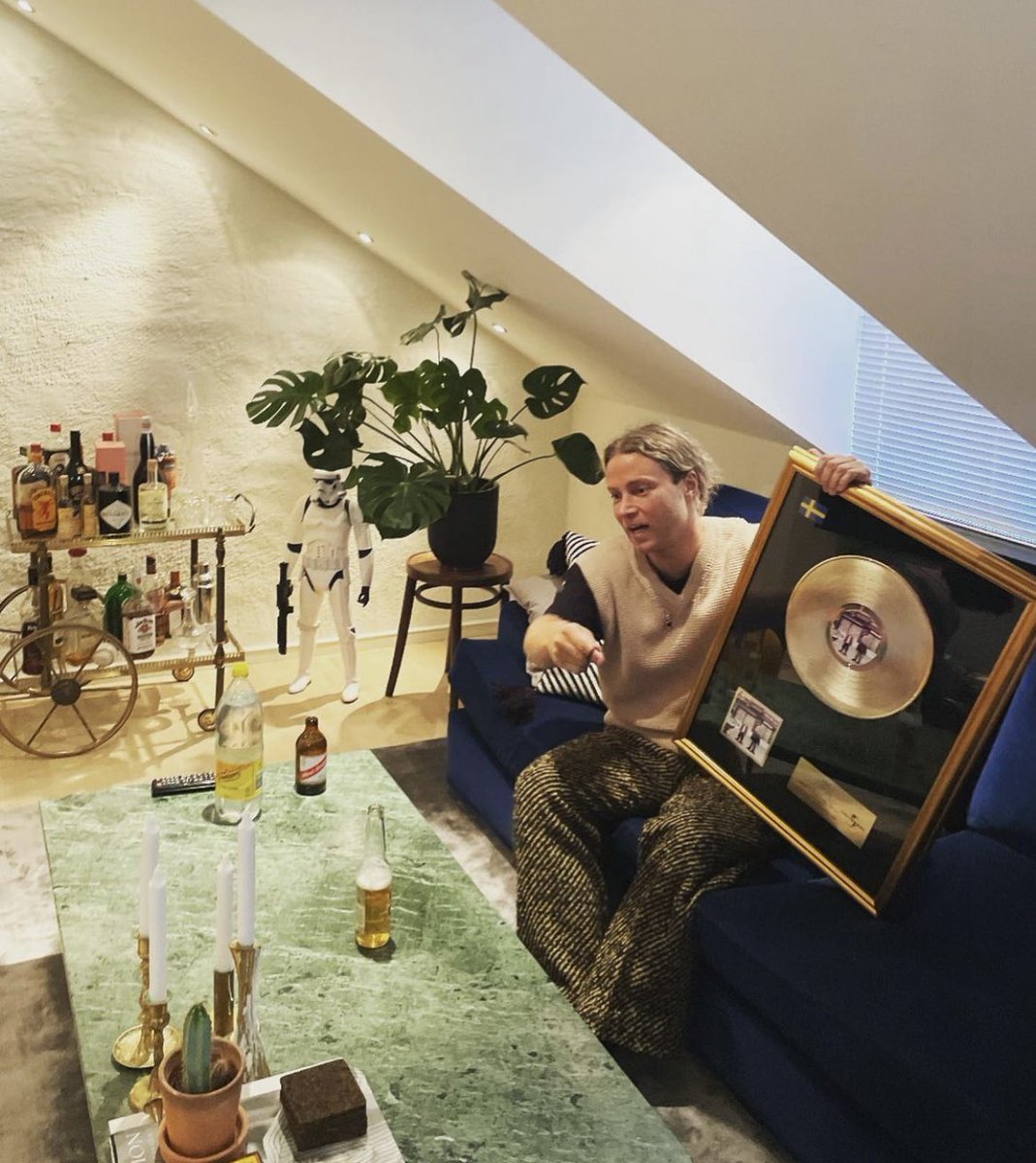BrotherLeo's tweet photo. small step for Leo a big leap for man kind. THANKS for listening 🙏❤️ & a big shout to one of the best voices & songwriters in town @SandroCavazza #sadchild https://t.co/amaGGa4LwR