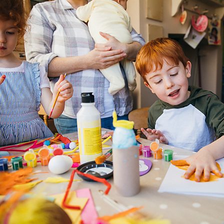 FamilyFirst_ERC's tweet photo. Sharing your hobbies with your children is a great way to bond, have fun together and help them learn and develop their own interests.
πΏGardening
πBaking
π¨Painting
πΆSinging
πReading
https://t.co/sbOC39goOz
#FamilyWellbeing #LetsPlayERC @bbc_thp https://t.co/wfPboDCevZ