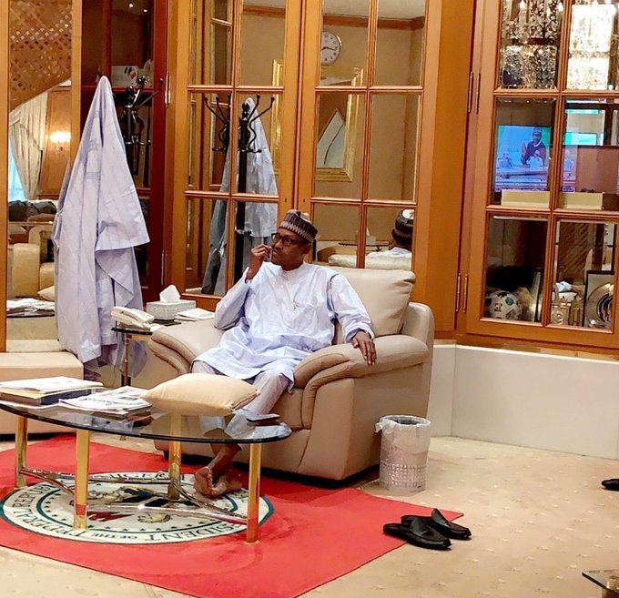 Freshb12345's tweet photo. @PeterObi @OfficialPDPNig Buhari rn: E be like say me too go vote for Peter Obi like this o.. https://t.co/fPJVS7OrWA