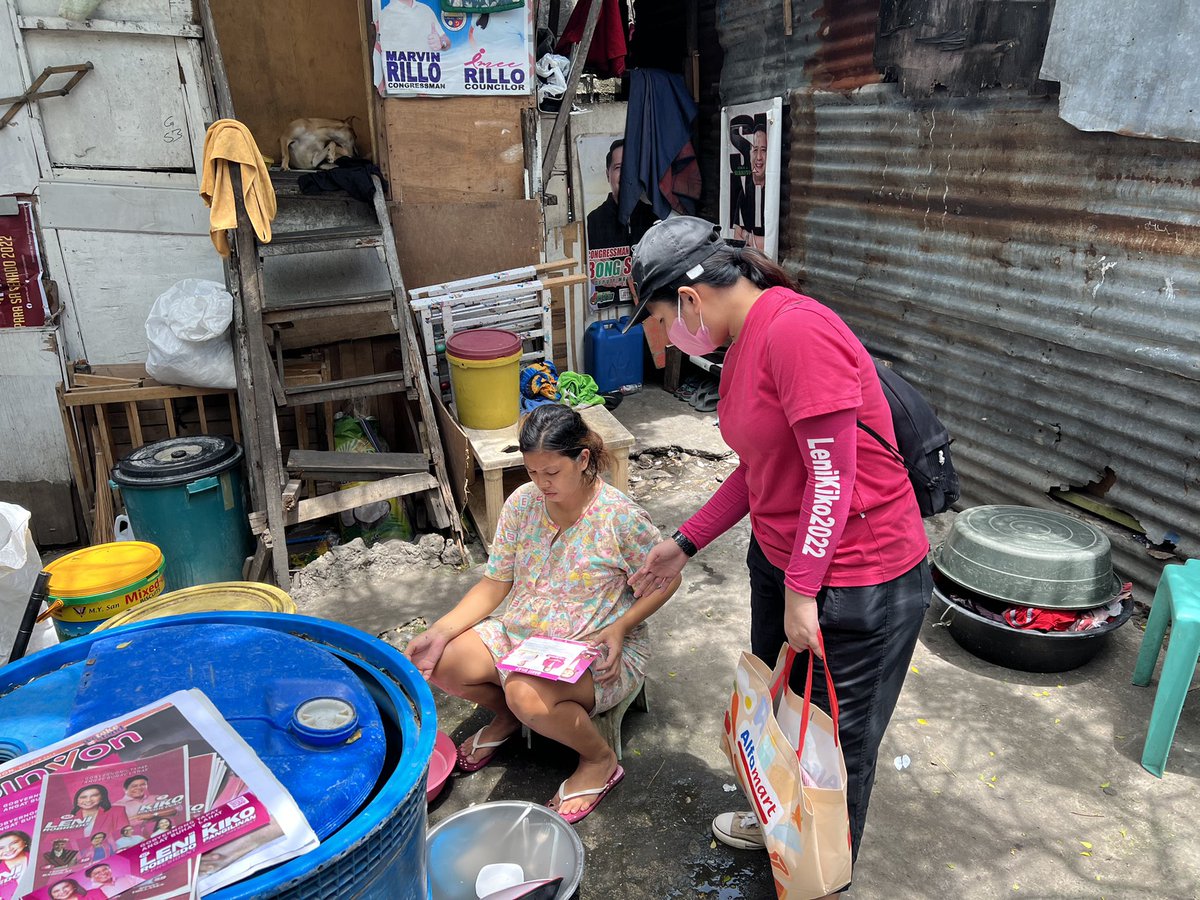 nicolettescario's tweet photo. Never thought that I would campaign this much for a candidate. 
Ang saya mag House to House, totoo nga, mababait naman sila lahat, at marami pa ang UNDECIDED. 
Based on my experience today, may pag asa. 
#LeniKikoAllTheWay2022 
#LeniKiko2022 
#HousetoHouseCampaign https://t.co/Q1q88W5loj