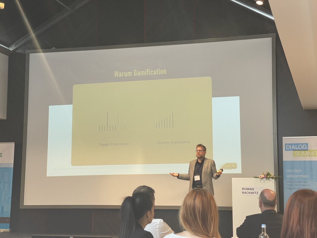 absolit's tweet photo. @RomanRackwitz beim #DialogSummit
Von der #TriggerExperience zur #JourneyExperience https://t.co/GjSzwyv6A4