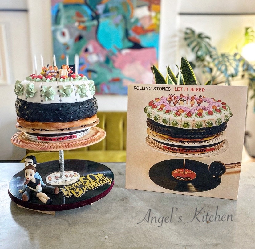 Good morning <a href="/DeliaOnline/">Delia Smith</a> I would love to show you my version of the iconic cake you made for <a href="/RollingStones/">The Rolling Stones</a> - mine is all edible from the plate up xx