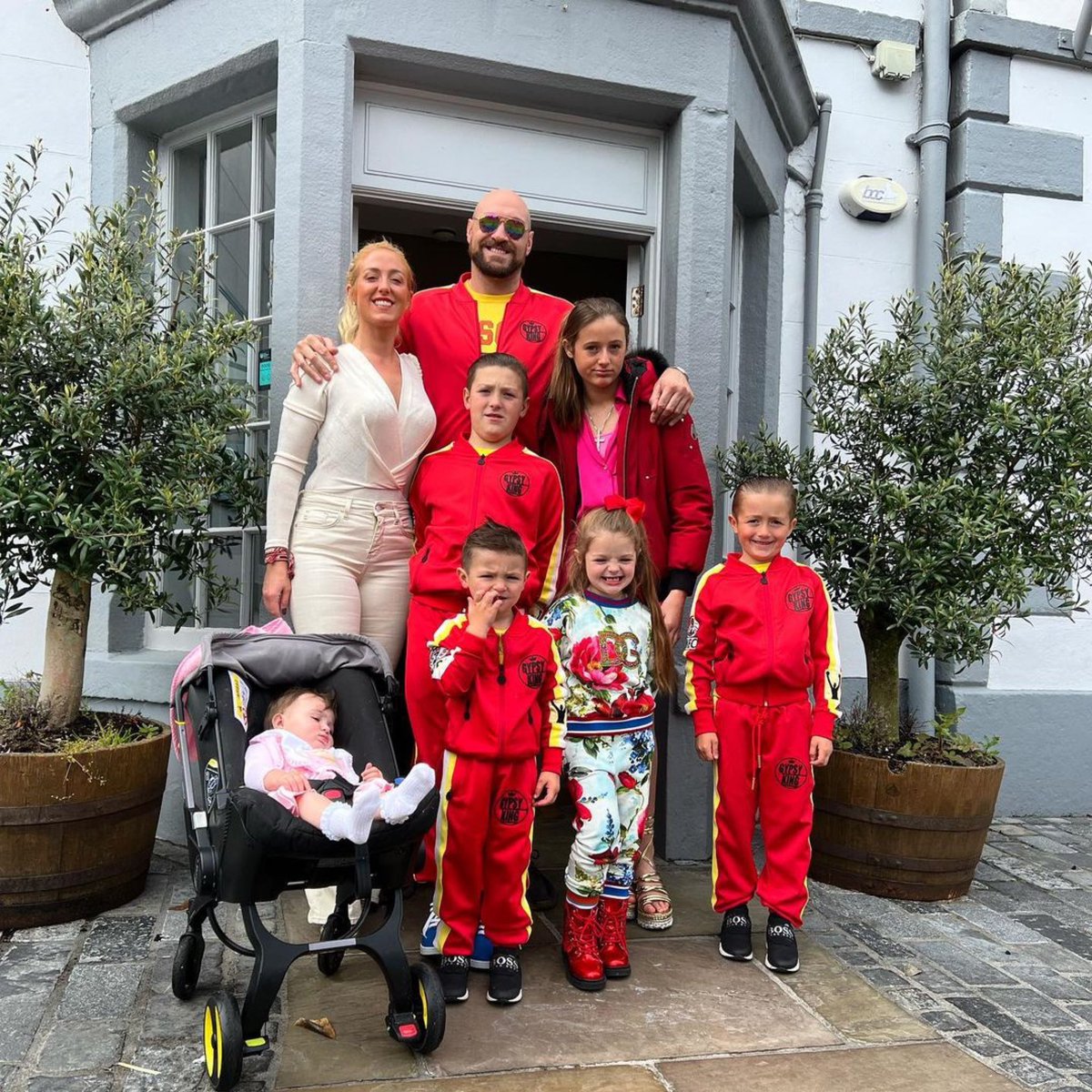 TYSON FURY tweet media