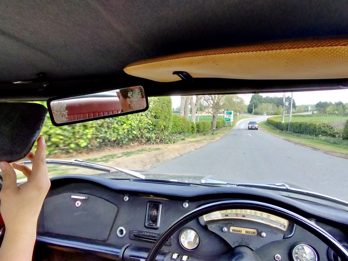 Rockstarscars's tweet photo. Great family day out yesterday at the Uffington Scarecrow Fest and thanks to #carpervert and friends and family for helping me get the stricken gearless Panhard fixed! there's nothing like the spectacle of an open bonnet to draw a crowd! what did everyone else get up to? pls RT https://t.co/RBldo2xtov