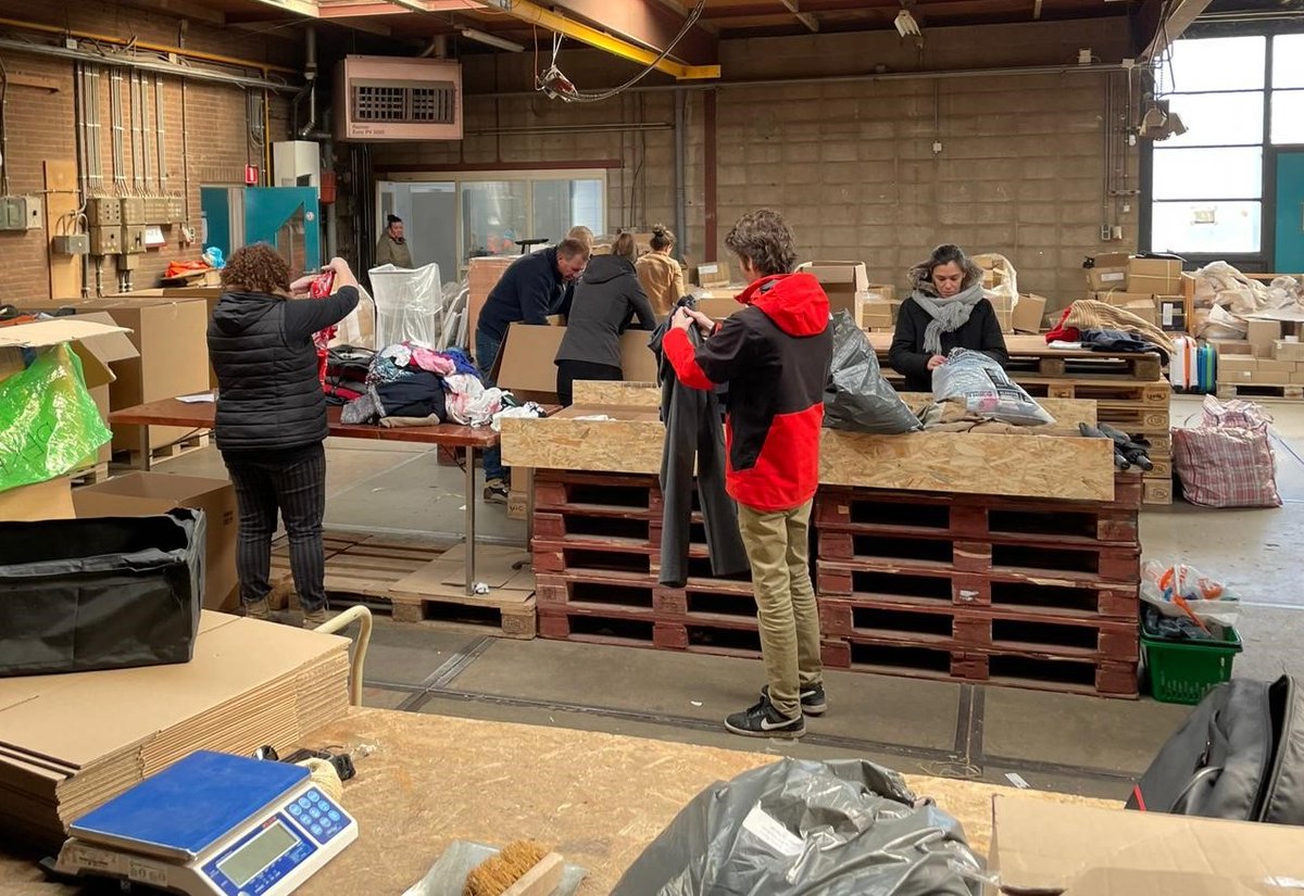 FleverNL's tweet photo. Meldpunt Flevoland helpt Oekraïne is vanaf nu aangevuld met de website https://t.co/PoF6YieXTz. Daar vind je o.a. inspirerende verhalen van hulpacties en wat je zelf kunt doen. We zijn trots op alle Flevolanders die in actie komen! #flevolandhelptoekraine #versterkenvaninwoners https://t.co/iPLGSpskFg