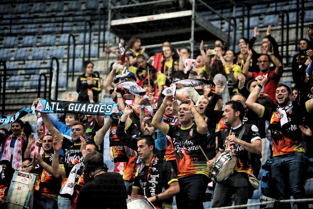 🥁 Xa con toda tranquilidade dende a casa, a Xunta Directiva quere reiterar o seu agradecemento ó incrible apoio vivido esta fin de semana por toda a afección desprazada a Donostia e tamén pola que empurrou dende casa.
🙏 GRAZAS a todo o pobo da Guarda. Imposible sen vós.