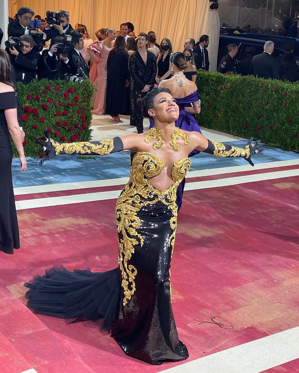 britishlibrary's tweet photo. Met Gala looks as beautiful British Library books 

#MetGala2022 

📑 Stowe 956 https://t.co/KYCGPcDypJ