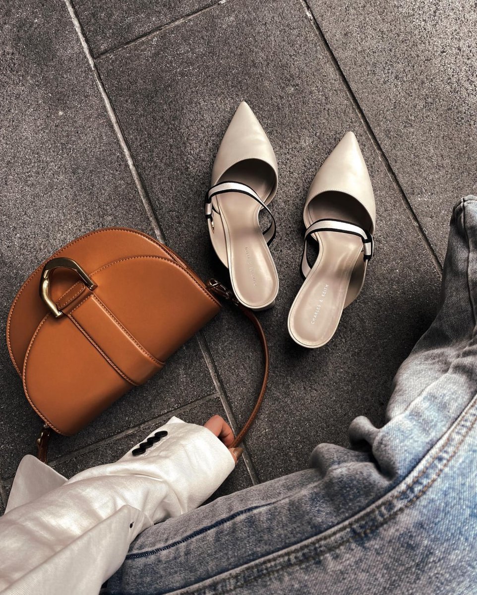 Al0saAllen's tweet image. Don't forget to find love even in busy days