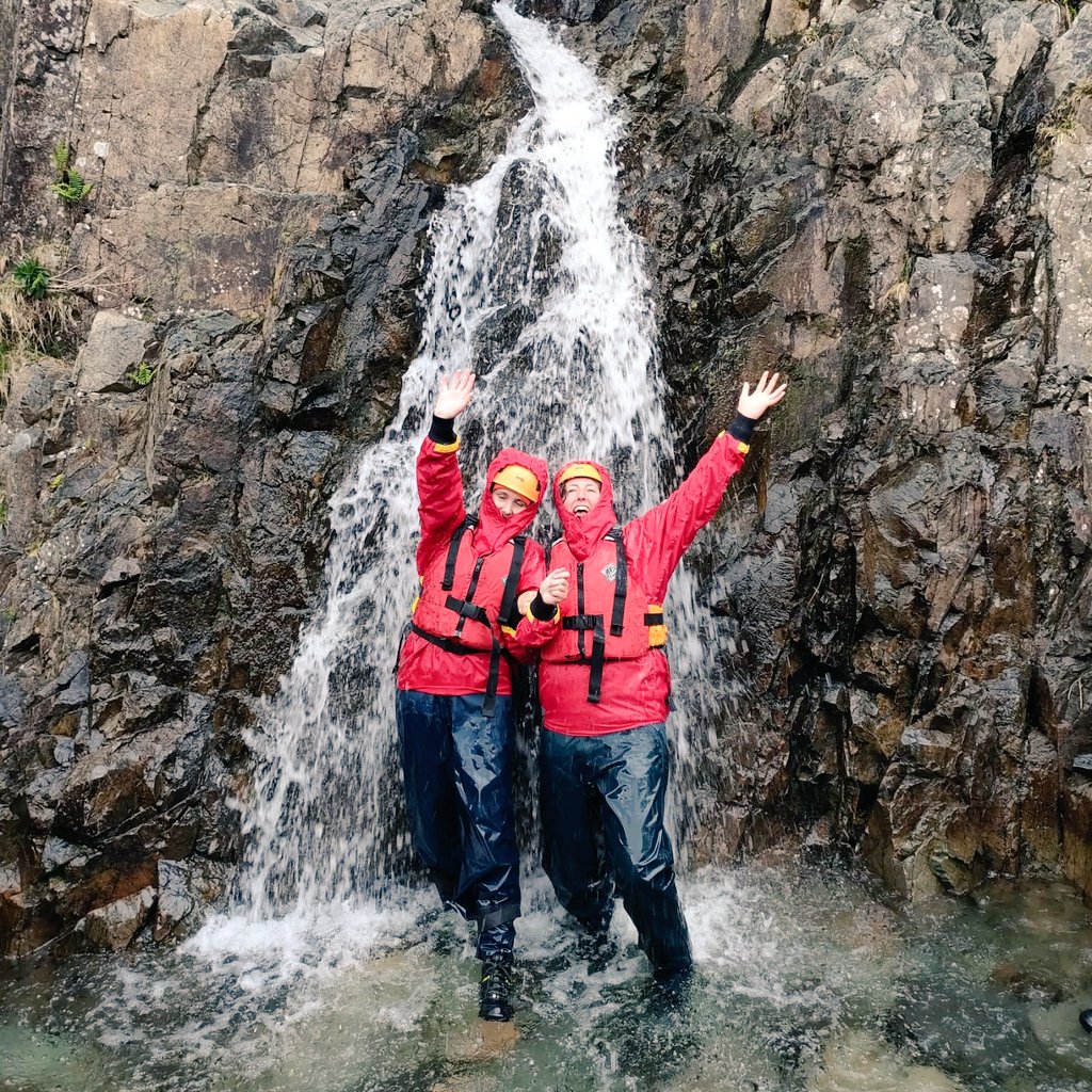 uniofbedsSYLRC's tweet photo. The Youth Research Advisory Panel #YRAP spent this bank holiday weekend @Brathay in the #LakeDistrict. In person team building, overcoming physical & emotional challenges together has been truly powerful & positive for us all ๐
#participation #TrustTheProcess #CSE #YouthWork https://t.co/rpq0S2DHLP