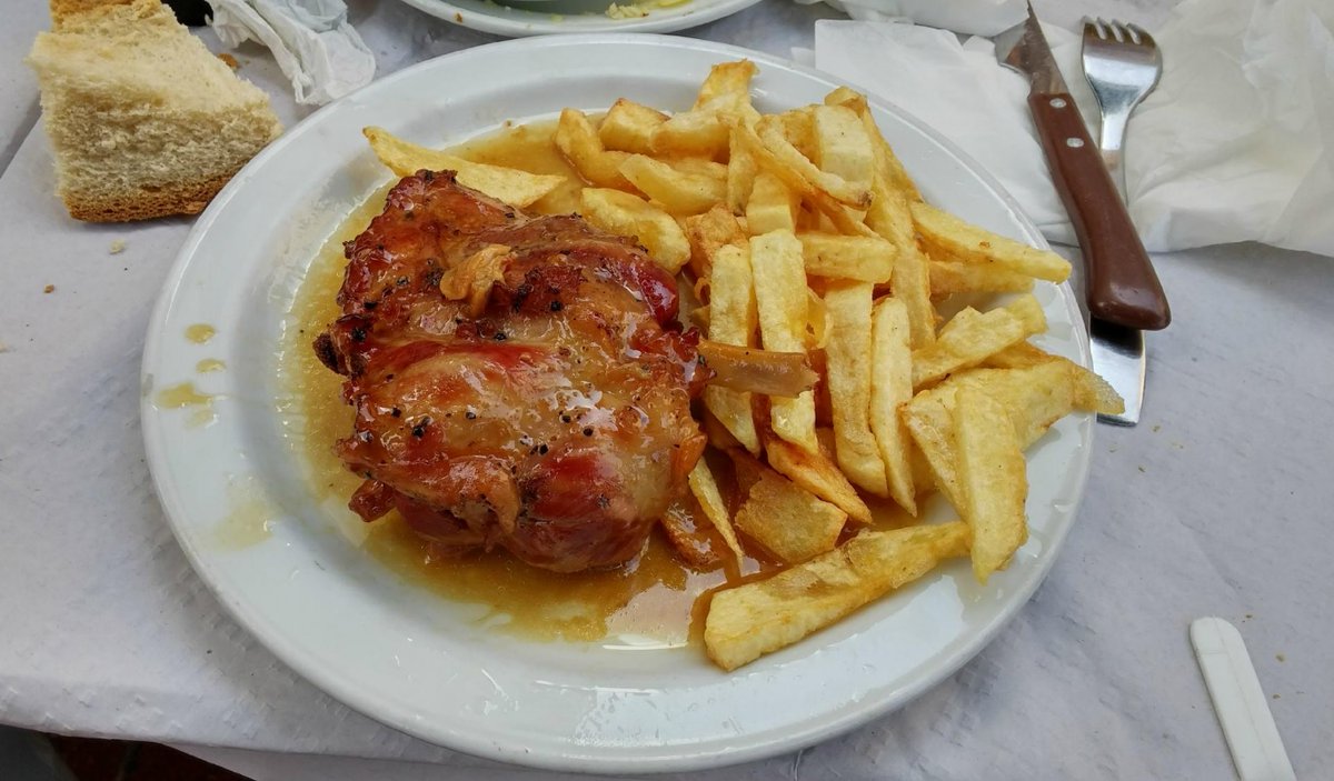 Malaga_AyerYHoy's tweet photo. #Málaga. ¿Os apetece comer Codillo con patatas ?

Bar Mesón Paco. Camino Térmica 18 https://t.co/1V1XSIEH0a