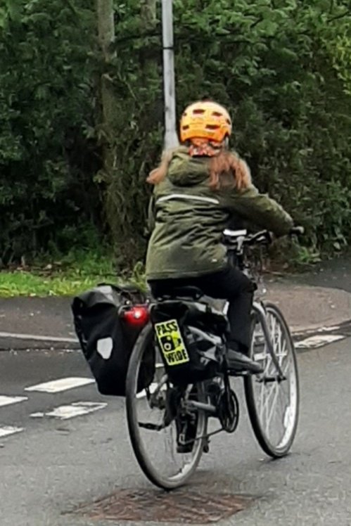 DarrenBar88's tweet photo. ๐ก Far too many drivers driving too close to my 11yr old on her way to school ๐ฒ
So, @PassPixi it is. Hope drivers start to give her some more room๐ค
#PassWide https://t.co/cIJGmLT9N9