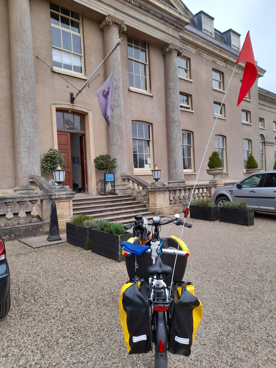 Glad to help out a family staying <a href="/theickworth/">The Ickworth Hotel</a> who needed urgent supplies from town this morning. Raisin enjoyed the ride out too 🙂 #cargobike