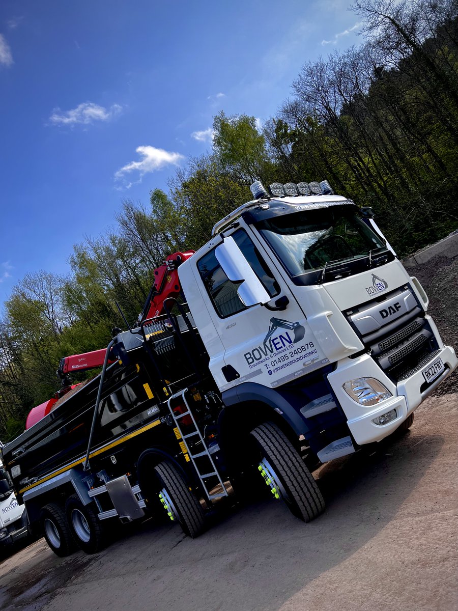 Here She Is.. In All Her Glory!! 

Say Hello To about Latest Addition To The Fleet. 

Another 8 Wheel Grab Ready To Rock From Todayy 🤩 

Massive Thank You To Simon Hall @kelbergtrailersandtrucks. 

#daftrucks #brandnew #grablorry #fleet #constructionuk #22plate #kelberg