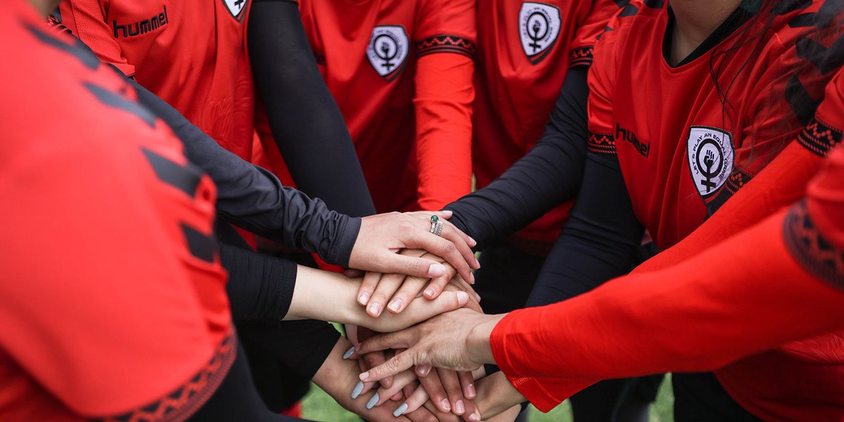 hummel1923's tweet photo. Congratulations to Afghanistanโs national womenโs team on winning their first match in Australia! ๐โฝ๏ธ๐ฆ๐ซ
The result? Wait for itโฆ 10-0! ๐ฎ๐
๐ท: @snkrfrkrmag
#LetsPlayAnEqualGame #hummelsport #UnbreakableTogether https://t.co/QviIg4Bvuv