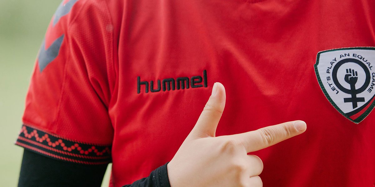 hummel1923's tweet photo. Congratulations to Afghanistanโs national womenโs team on winning their first match in Australia! ๐โฝ๏ธ๐ฆ๐ซ
The result? Wait for itโฆ 10-0! ๐ฎ๐
๐ท: @snkrfrkrmag
#LetsPlayAnEqualGame #hummelsport #UnbreakableTogether https://t.co/QviIg4Bvuv