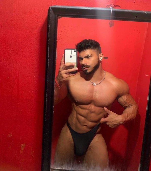 Watch Ottoniel Yañez's leaked NSFW photo on TwXstars