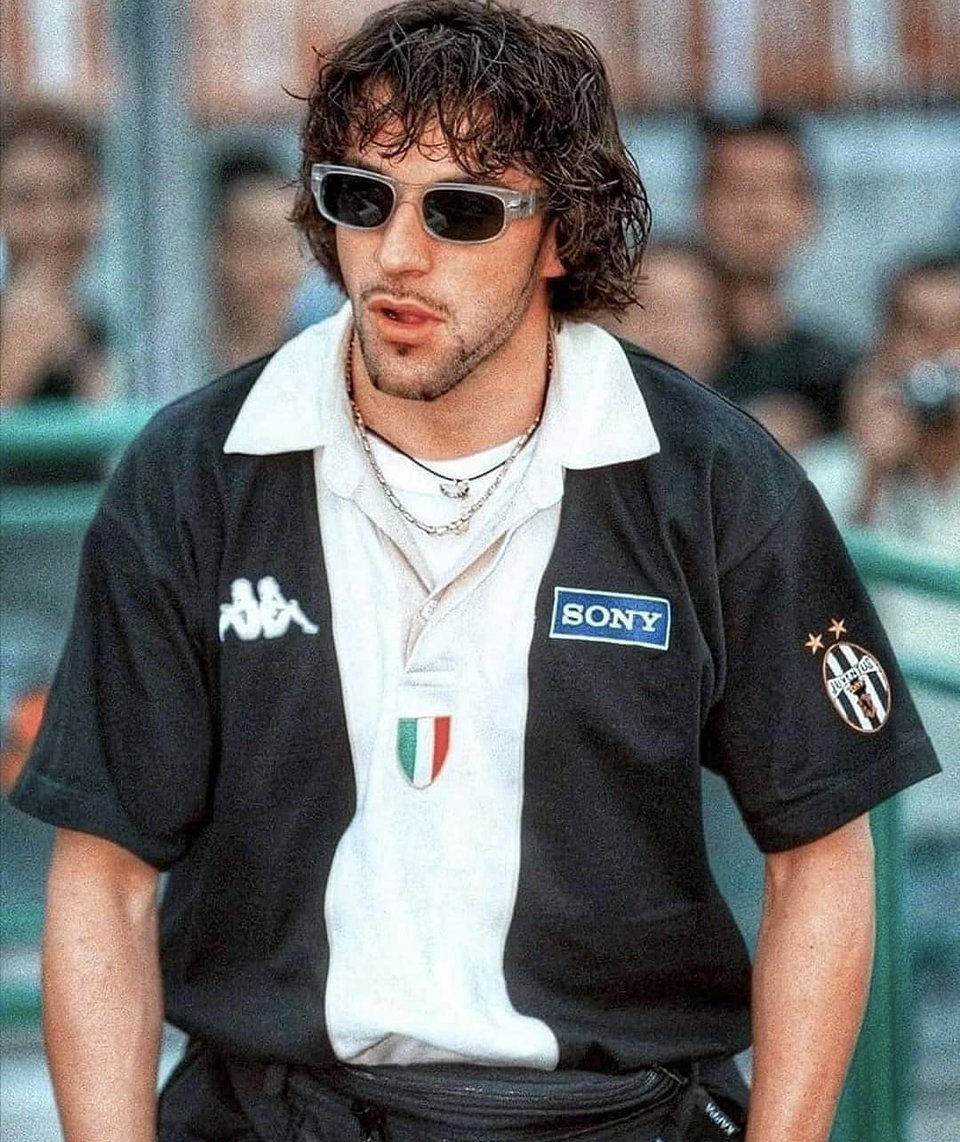 90'lar bir başkaydı. 📸 Del Piero

#İtalya #Azzurri #DelPiero
