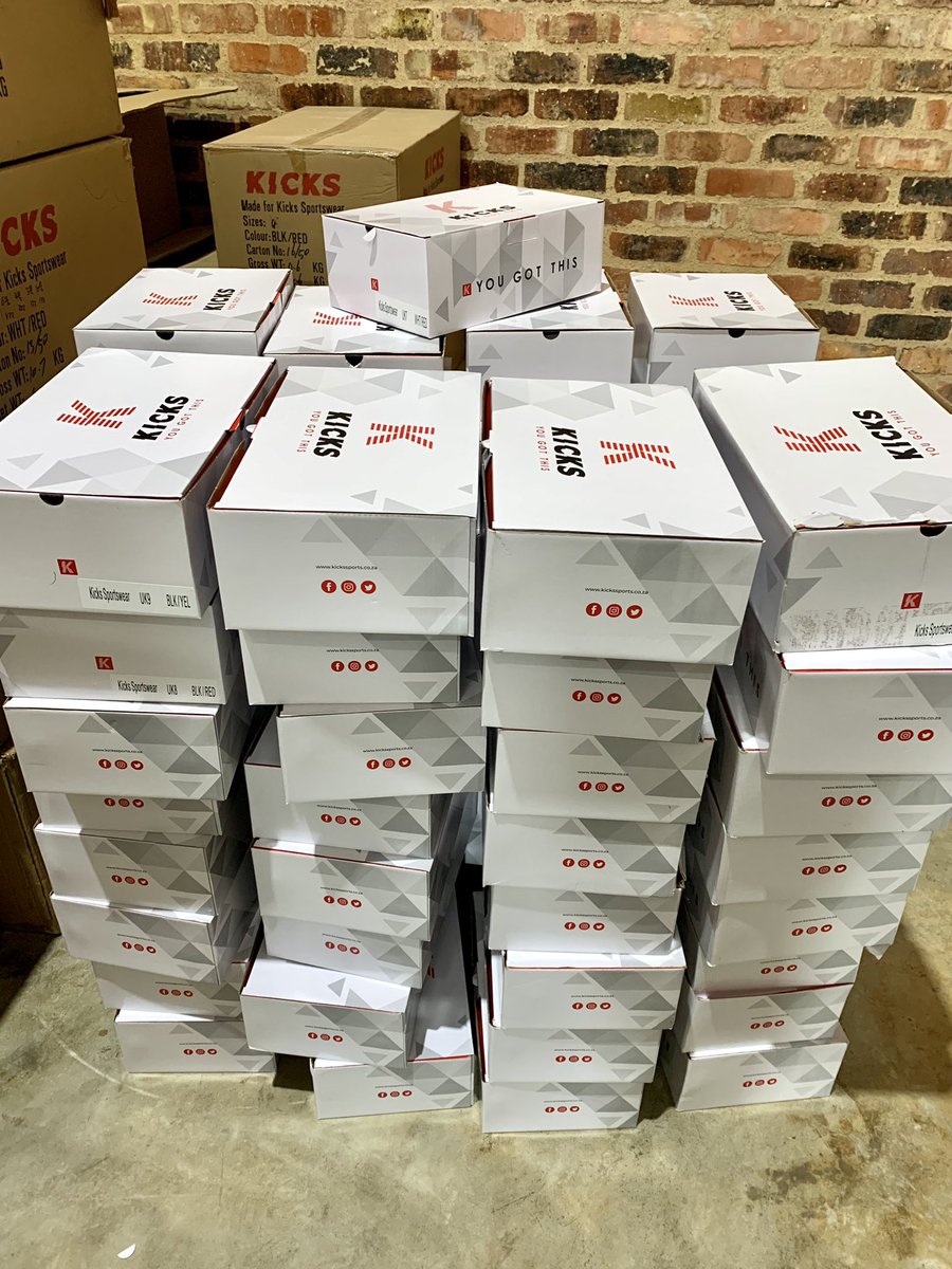 SammyMhaule's tweet photo. If you have made your Kicks Classic order yesterday. Your order is fulfilled and on the way to you! Thank you 🙏🏾🙏🏾🙏🏾
#kickssport
#kicksclassic 
#YouGotThis 
@kickssports_sa https://t.co/KSdqsIwNtz