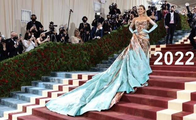 sunshinegirlw's tweet photo. Blake Lively owns the Met Gala every time she attends #MetGala https://t.co/RKH3GBHvZS