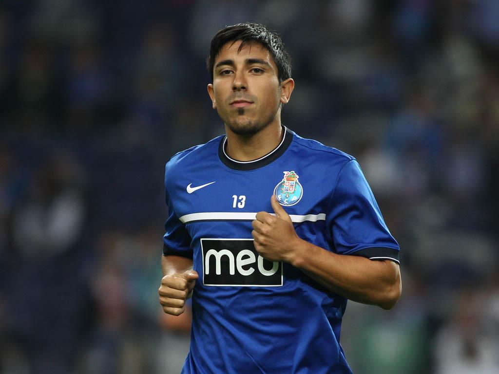 Fucile: "Nova festa na Luz? Ver o rival ser de novo campeão no seu estádio será um pesadelo para eles, têm de mandar o estádio abaixo e fazer outro."

(O Jogo)