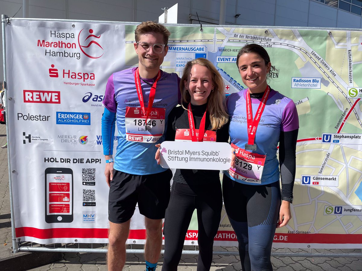 Unter dem Motto "#Hoffnung gestalten" waren drei Laufbegeisterte für unsere Stiftung beim Halbmarathon in #Hamburg am Start. Ihr seid großartig!!! Vielen Dank an Laurin, Lina &amp; Manon (v.l.)💪🙏💚