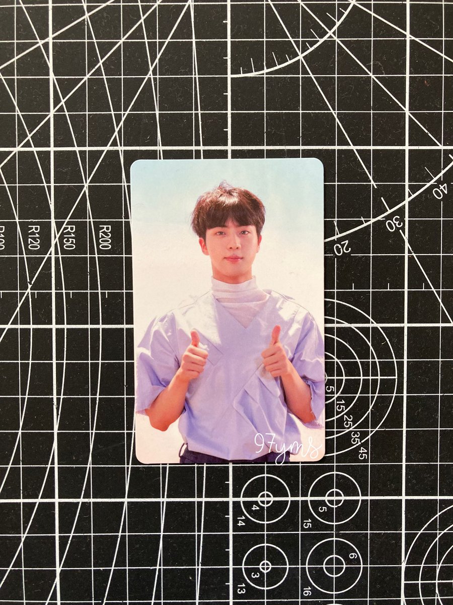 cheoIover's tweet photo. retweets are appreciated 💗

helping a friend find these babies a new home ~

🌷 jin memories of 2017 dvd pc
- 3000 php
- 9/10

🌷yoongi happy ever after fmv4 dvd pc
- 7500 php
- 10/10

prices are still slightly negotiable ~

🏷 wts lfb bts ph seokjin photocard memo17 wp yg suga https://t.co/igIJA7LAfw