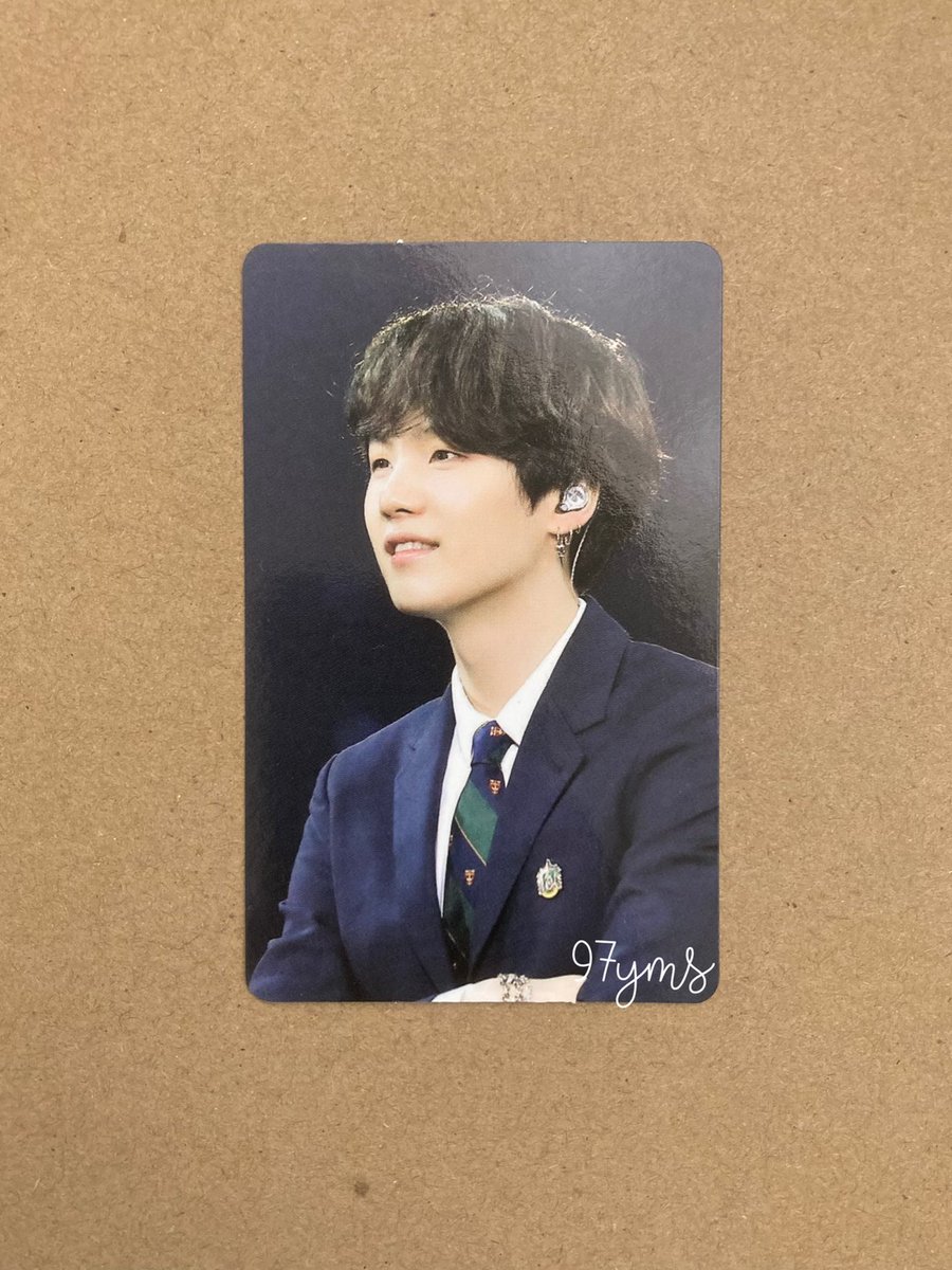 cheoIover's tweet photo. retweets are appreciated 💗

helping a friend find these babies a new home ~

🌷 jin memories of 2017 dvd pc
- 3000 php
- 9/10

🌷yoongi happy ever after fmv4 dvd pc
- 7500 php
- 10/10

prices are still slightly negotiable ~

🏷 wts lfb bts ph seokjin photocard memo17 wp yg suga https://t.co/igIJA7LAfw