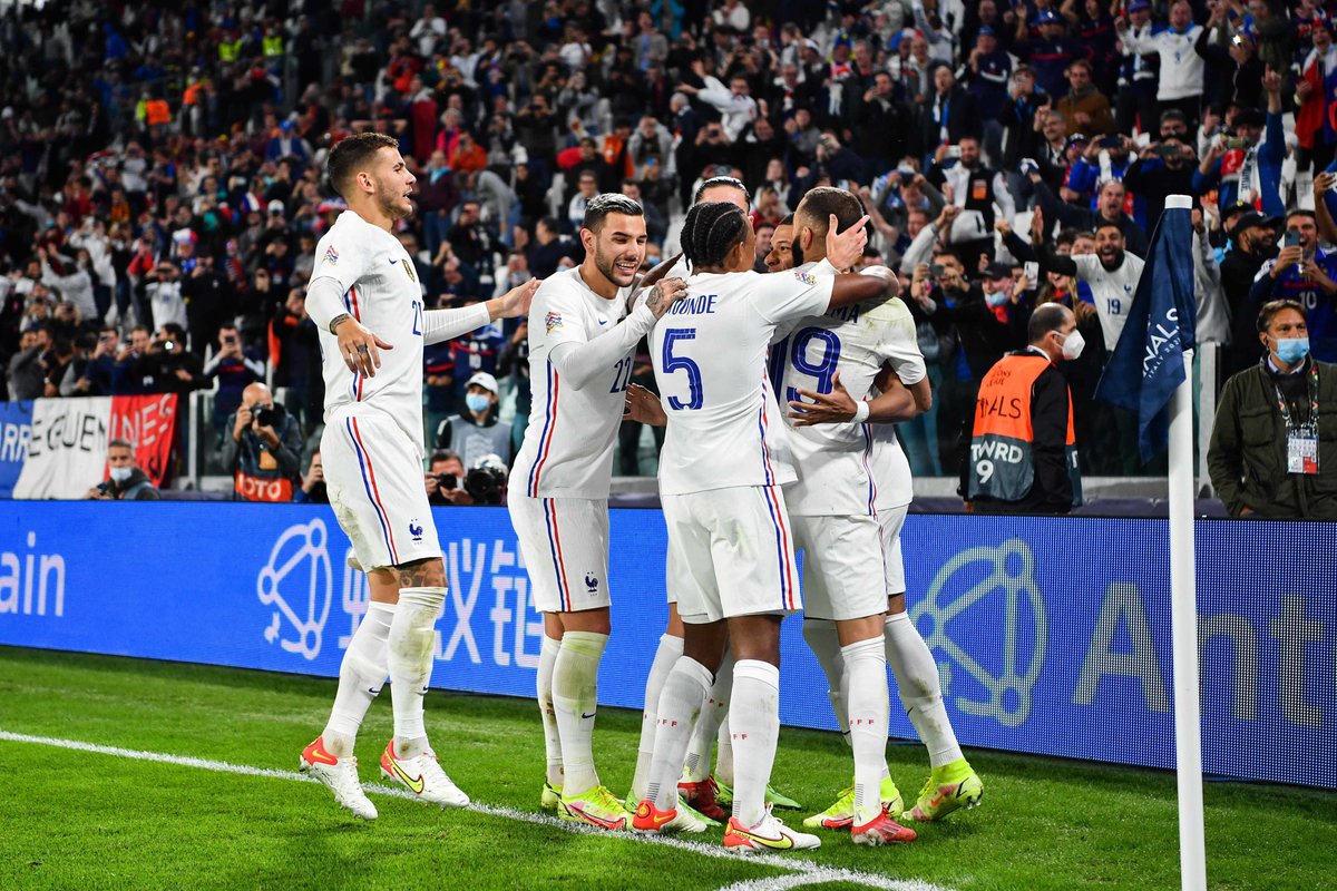 equipedefrance's tweet photo. Dans 1️⃣ mois, c’est le retour de la 𝙉𝙖𝙩𝙞𝙤𝙣𝙨 𝙇𝙚𝙖𝙜𝙪𝙚 🏆

🇫🇷 vs 🇩🇰 : 3 juin
🇭🇷 vs 🇫🇷 : 6 juin 
🇦🇹 vs 🇫🇷 : 10 juin
🇫🇷 vs 🇭🇷 : 13 juin

Hâte de retrouver nos Bleus ? 🤩 #FiersdetreBleus https://t.co/tkfBp8if83