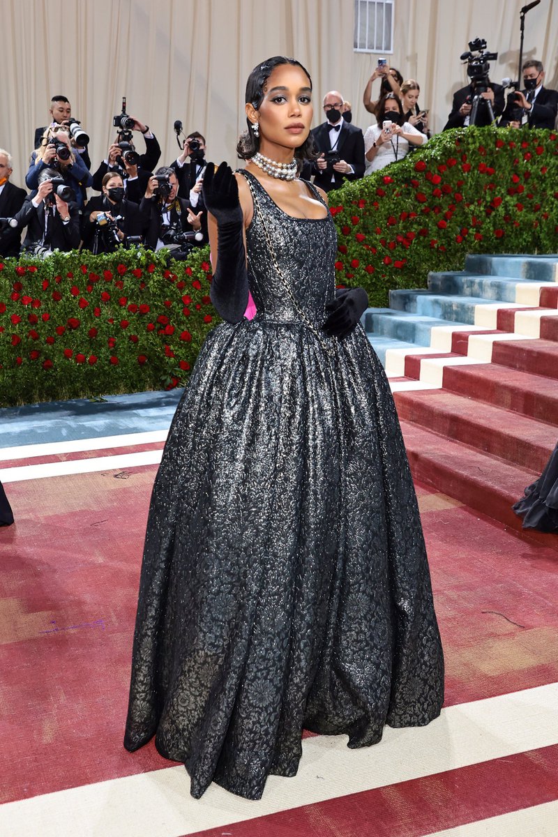 LAVIDAPRADA's tweet photo. some of my favorite looks of this year’s met gala (thread) https://t.co/n3bLaQan04