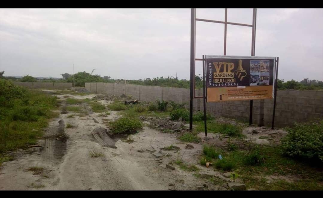 royblinks's tweet image. Pertinence Limited
VIP Gardens
Location:Ibeju Lekki
Size:600 sqm(120/60)
Title: DofO
Price:N6.5M( negotiable)
Allocation:Block B, Plot 26
Neighborhood:Lekki free zone, Lekki deep seaport,Dangote refinery and petrochemical industry, Dangote fertilizer, et al. call me: 08060101439