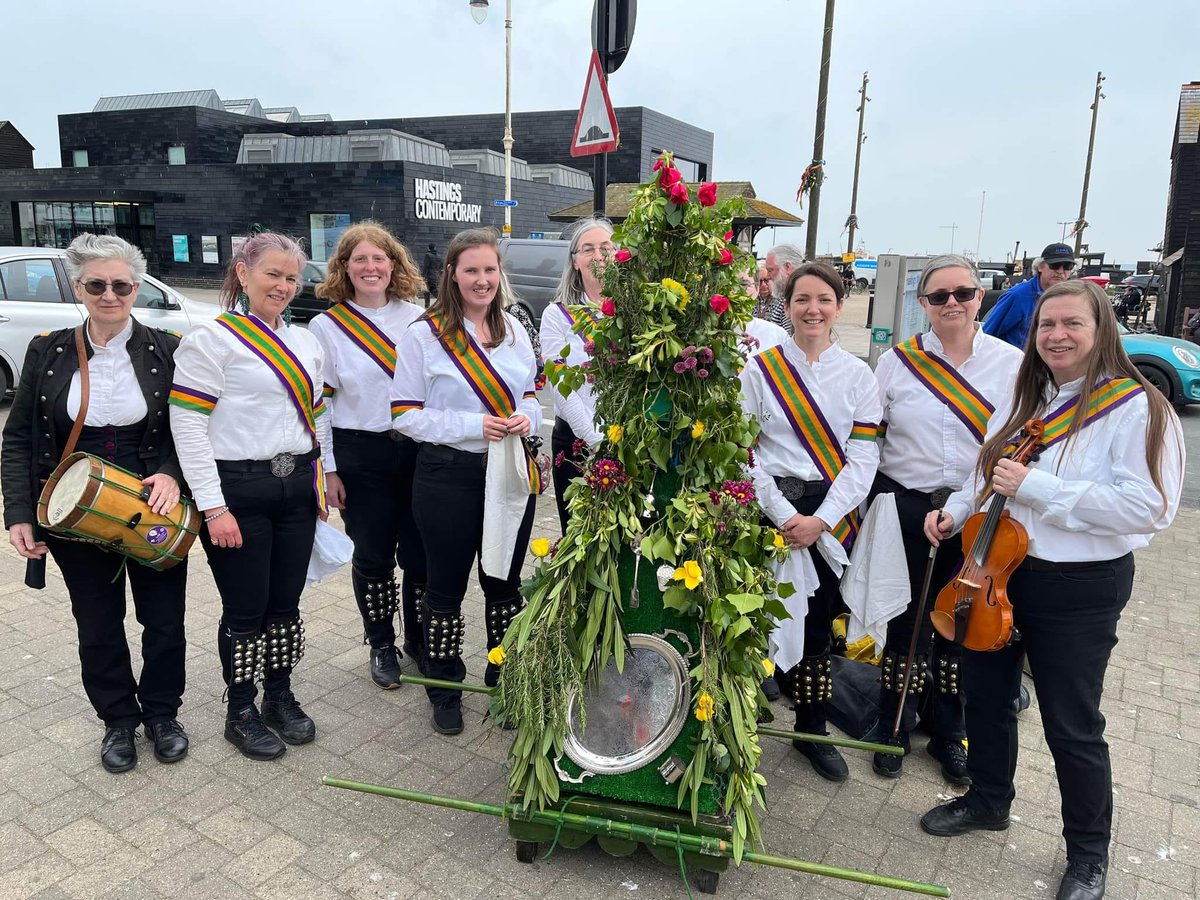 We had an amazing time at #jackinthegreen #hastings this year, meeting old friends &amp; new.
We're an inclusive women’s London side, practicing every Weds in Stockwell. 
New members are always welcome!
All info newesperance.wordpress.com
#morrisdancing #morrisdancers