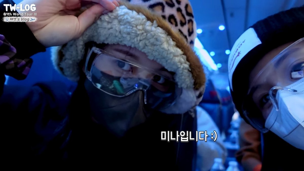 minameekies's tweet photo. *chaeyoung holds the camera*
mina: HELLOOOOOOO https://t.co/WYYiKUzaDI