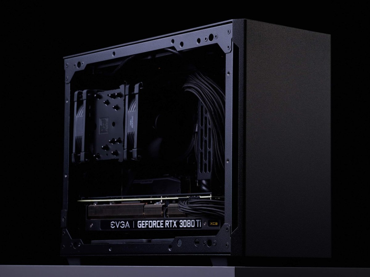 DensitySK's tweet photo. @sligercases and @Noctua_at coolers were just made for each other, don't you think?

Feat. Sliger S610 combined with Noctua NH-U9S in the gorgeous #chromaxblack design

#sffpc #miniitx #computer #gamers #pcgaming #gamingpc #pccase #sliger #custompc https://t.co/B6px6kHmd5