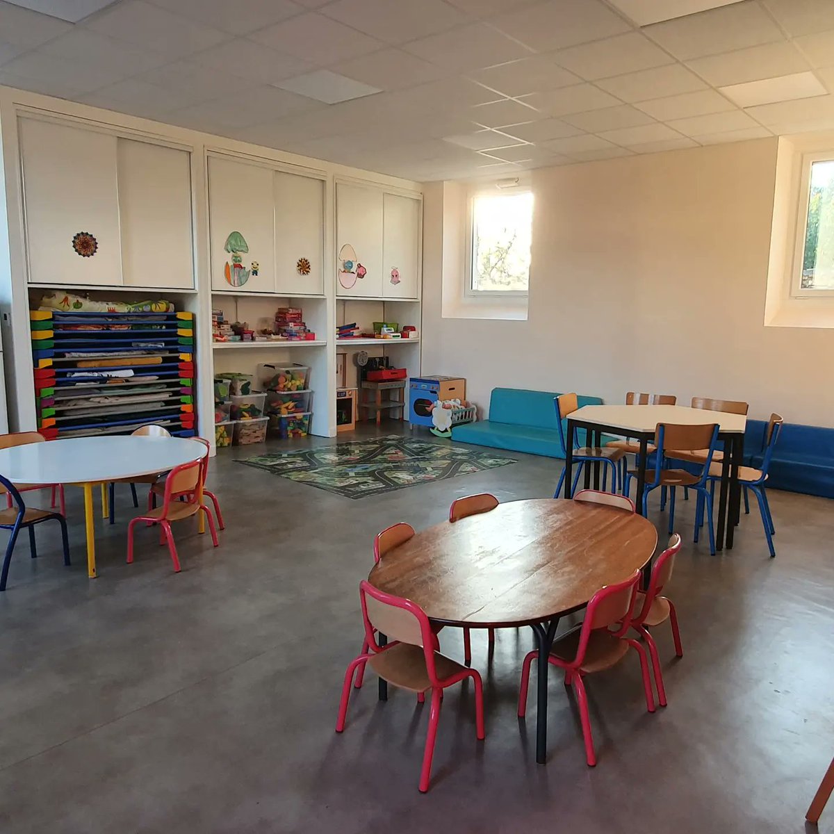 Ecole_SteMarie's tweet photo. Un an et demi de travaux ont été necessaire pour la rénovation des classes et la réhabilitation de bâtiments. Samedi 30 avril nous avons fêté ce beau projet. @ec85 #saintmichelenlherm https://t.co/h8jw1jaLKQ