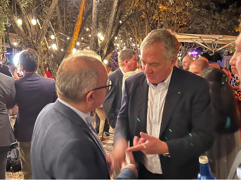 The Minister for Business and Tourism, Hon Vijay Daryanani MP, has led on a major marketing drive at Seatrade Cruise Global in Miami. He was accompanied by the Captain of the Port, John Ghio. |  visitgibraltar.gi/news/minister-… 

 #VisitGibraltar #Gibraltar