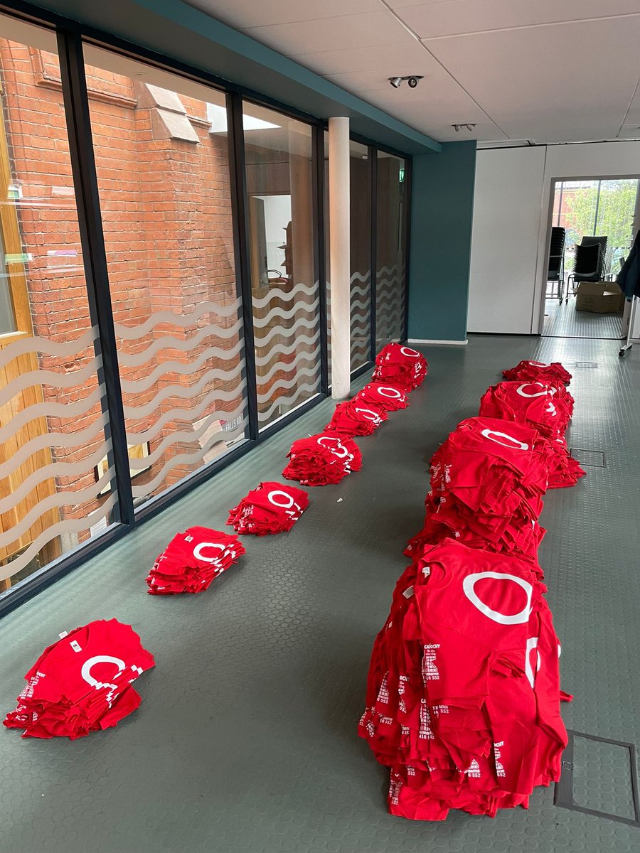 An Dream Dearg 🅾️🦸🏽♀️🦸🏻♂️ (@dreamdearg) on Twitter photo 🌟🌟🌟AR DÍOL ••• ON SALE 🌟🌟🌟
Is féidir leat do t-léine <a href="/dreamdearg/">An Dream Dearg 🅾️🦸🏽♀️🦸🏻♂️</a> a cheannach anois sa <a href="/AnCeathruPoili/">An Ceathrú Póilí</a> <a href="/Culturlann/">An Chultúrlann</a> i mBéal Feirste!
Daoine fásta - £8
Páistí - £5
You can get your ⭕️LÁ DEARG⭕️ t-shirts *now* in the Ceathrú Póilí shop in the Cultúrlann! 🔥🦸
📣📣📣 🌟🌟🌟AR DÍOL ••• ON SALE 🌟🌟🌟
Is féidir leat do t-léine <a href="/dreamdearg/">An Dream Dearg 🅾️🦸🏽♀️🦸🏻♂️</a> a cheannach anois sa <a href="/AnCeathruPoili/">An Ceathrú Póilí</a> <a href="/Culturlann/">An Chultúrlann</a> i mBéal Feirste!
Daoine fásta - £8
Páistí - £5
You can get your ⭕️LÁ DEARG⭕️ t-shirts *now* in the Ceathrú Póilí shop in the Cultúrlann! 🔥🦸
📣📣📣