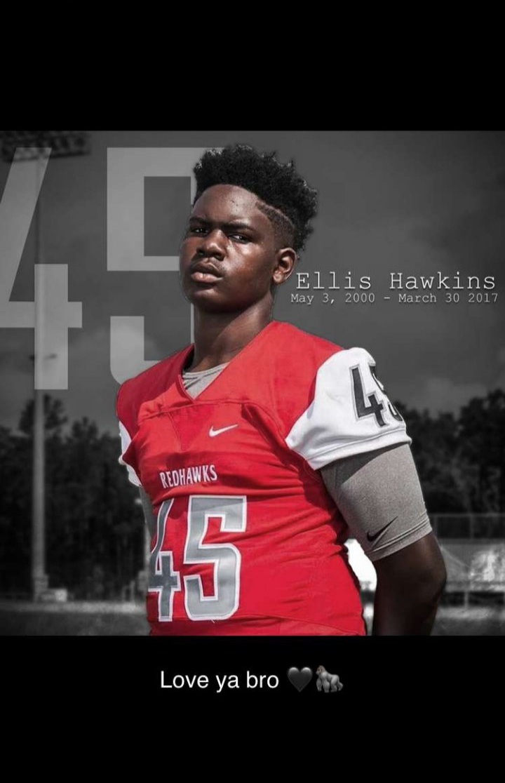 _OchoCinco85_'s tweet photo. Happy Heavenly 22nd Birthday Brother #EH45 #EH23 https://t.co/atiUJveFv4