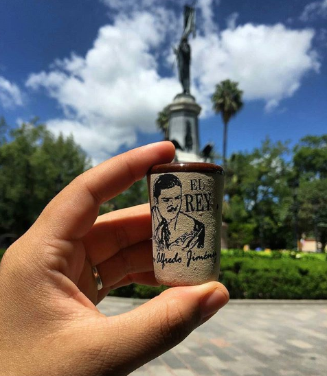 DoloresHgoGto's tweet photo. Estoy tan lejos de ti 🎼
Y a pesar de la enorme distancia... 💕
Te siento juntito a mí 🎤 
Así es como nos sentimos cuando estamos lejos de nuestro #DoloresHidalgo 🥺❤️
📷 IG: bfk97 https://t.co/rQcIXuXB2B