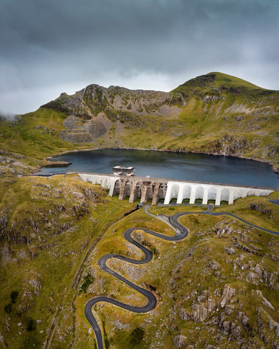 croeso_eryri's tweet photo. 📍Llyn Stwlan, Tanygrisiau.
Yn boblogaidd gyda cherddwyr a beicwyr 🚶🏽
Ymweld yn Ddiogel.
Diolch❤️ #MentranGall #BlaenauFfestiniog #Cymru
📸 @nathan_jermy https://t.co/KDvuL4MLV5