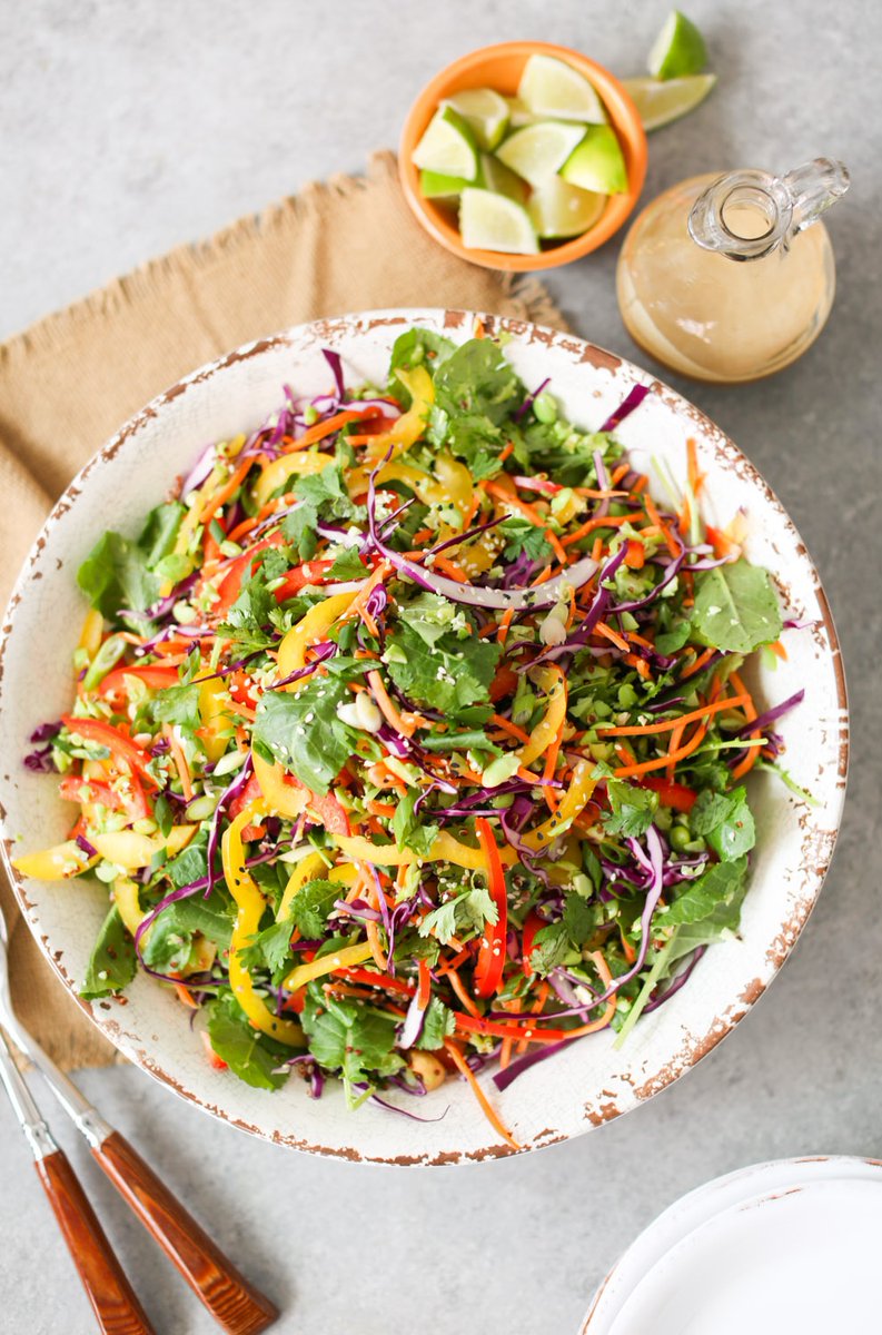 This Thai Cashew Salad feeds a crowd and holds up really well undressed in the fridge thanks to its hardy ingredients, making it perfect for sassy desk lunching. (I'm currently eating a bowl of leftovers and am extremely happy about it.)
domesticate-me.com/thai-cashew-ch…