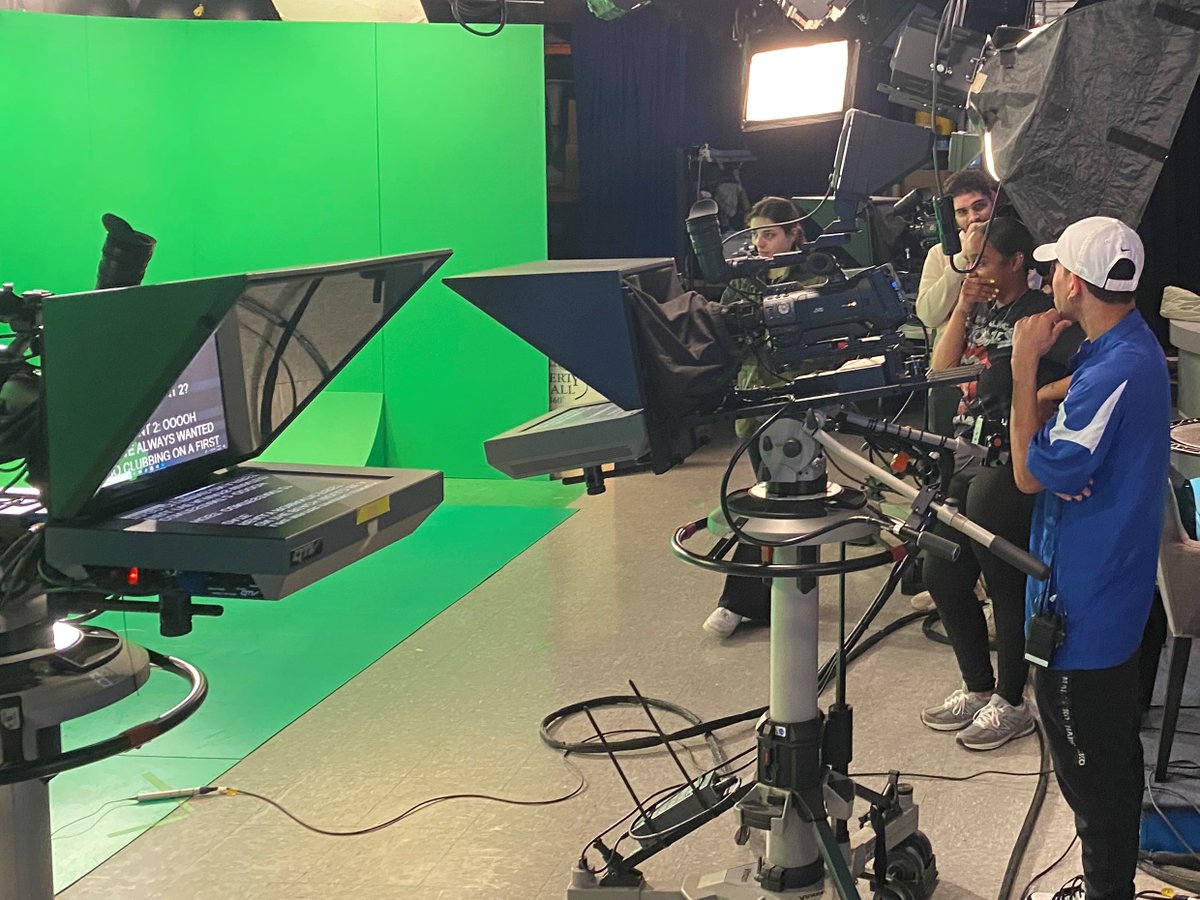 Sullivja's tweet photo. So much fun yesterday welcoming @NBTHSRaiders #TV and #Radio students to @KeanUniversity for a tour of campus and @KeanCMJ / @KeanTv / @WKNJ903fm!  #CougarsClimbHigher #NJ @nbtschools @NBTSuper @DrLRepollet @KeanDeanCLA https://t.co/3GTo78x6tS