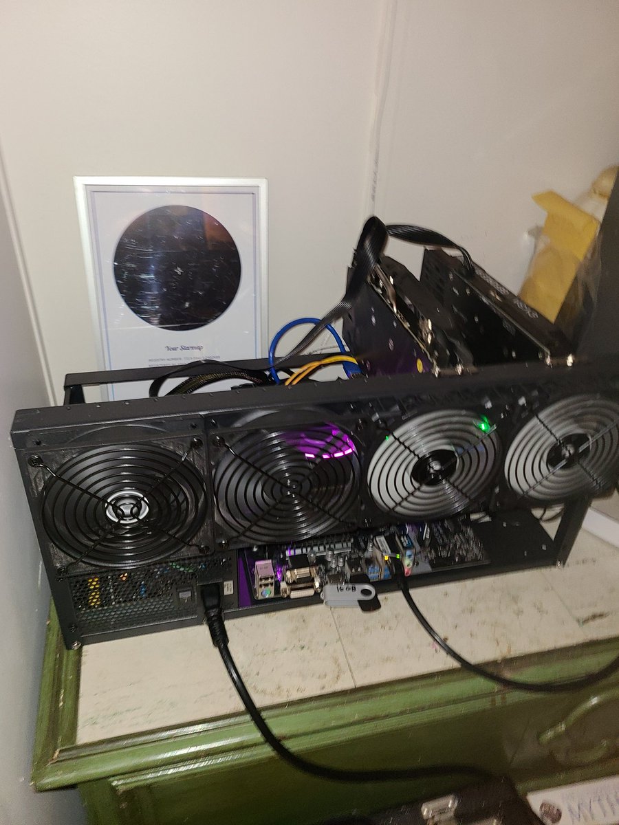 doc4our's tweet image. My miner! Just stating out, I turned my old computer gpus into this new hobby of mine