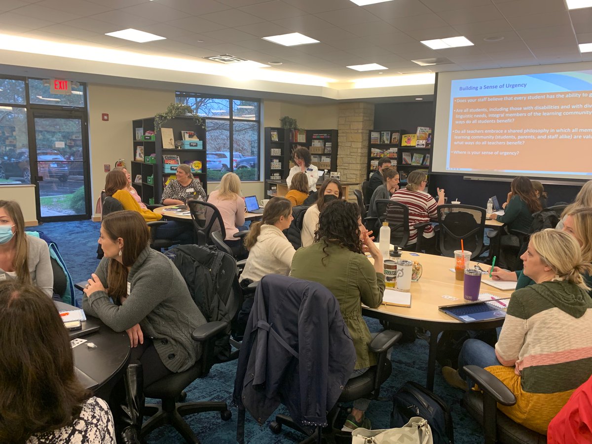 Sooo excited to be back in action hosting PD events! Love listening to Elisa Brente lead the discussion on how to use #scienceofreading to close the achievement gap.