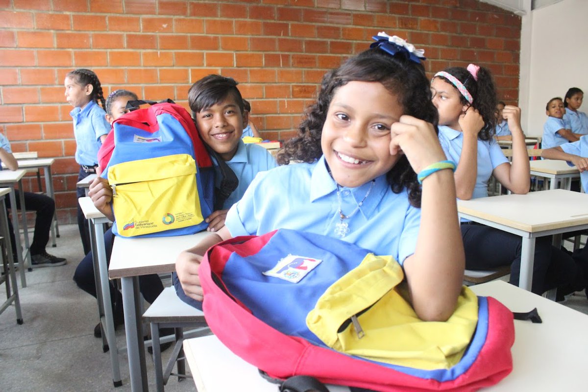 MirandaGob's tweet photo. Ordenan recuperación integral de la escuela técnica industrial de Guarenas #MirandoAlFuturo #Miranda #3May https://t.co/YWMfDZjuZB https://t.co/ZRqTGCtWSZ